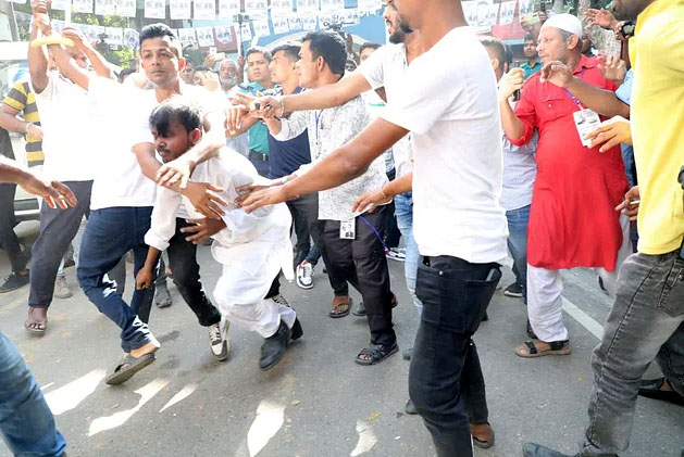 হিরো আলমকে পিটানোর অভিযোগ