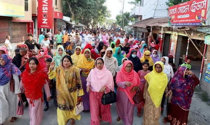 বাগমারা'য় বিএনপির অগ্নিসন্ত্রাস, নৈরাজ্যের প্রতিবাদে বিক্ষোভ