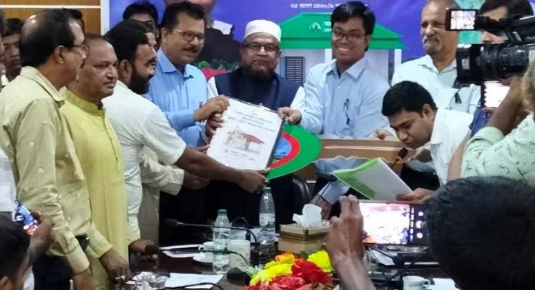 জামালপুরে ২২৩টি পরিবারে কাছে প্রধানমন্ত্রীর উপহারের ঘর হস্তান্তর 