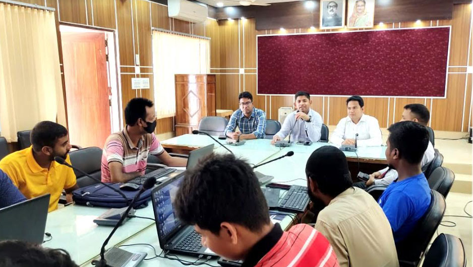 উল্লাপাড়ায় বেকারদের ফ্রিল্যাসিং প্রশিক্ষণ
