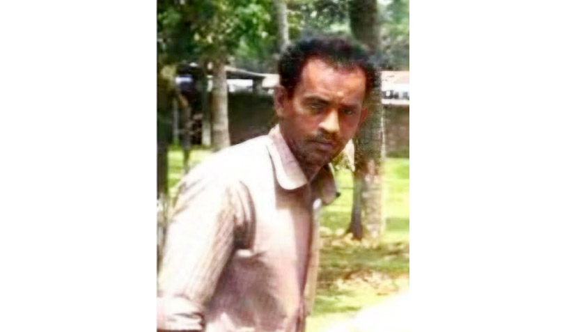 পরকীয়ার টানে মধ্যরাতে গৃবধূর ঘরে সহকারি গ্রন্থাগারিক, গণপিটুনি