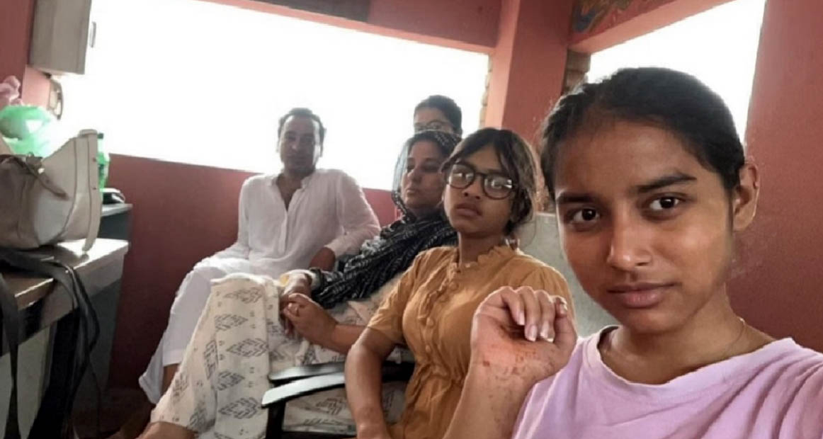 মার্কিন দূতাবাসে স্বপরিবারে গিয়ে রাজনৈতিক আশ্রয় চাইছেন বরখাস্ত এমরান