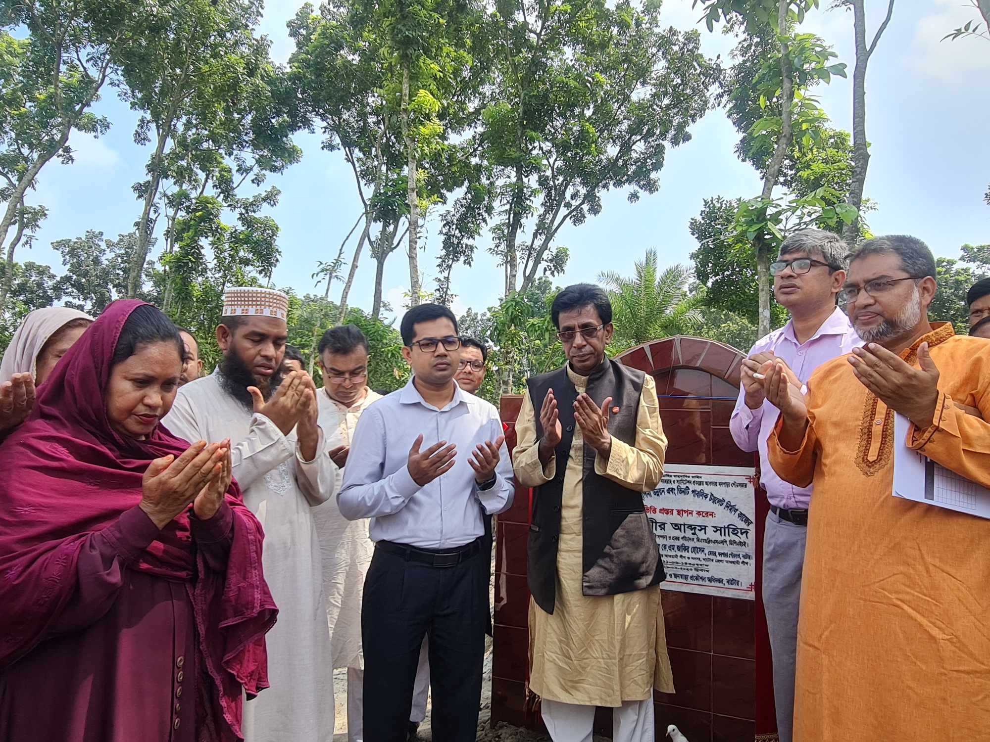 বনপাড়া পৌরসভার বর্জ্য ব্যবস্থাপনা উন্নয়ন প্রকল্প কাজের ভিত্তি প্রস্তর স্থাপন