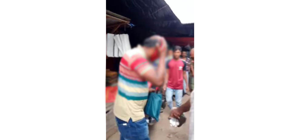 ডিম বিক্রি নিয়ে ক্রেতাকে বিক্রেতার মারধর