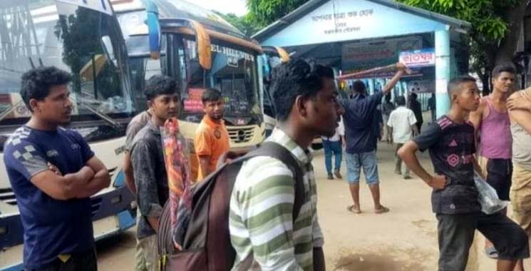 কক্সবাজারে পরিবহন ধর্মঘট, ভোগান্তিতে পর্যটকেরা