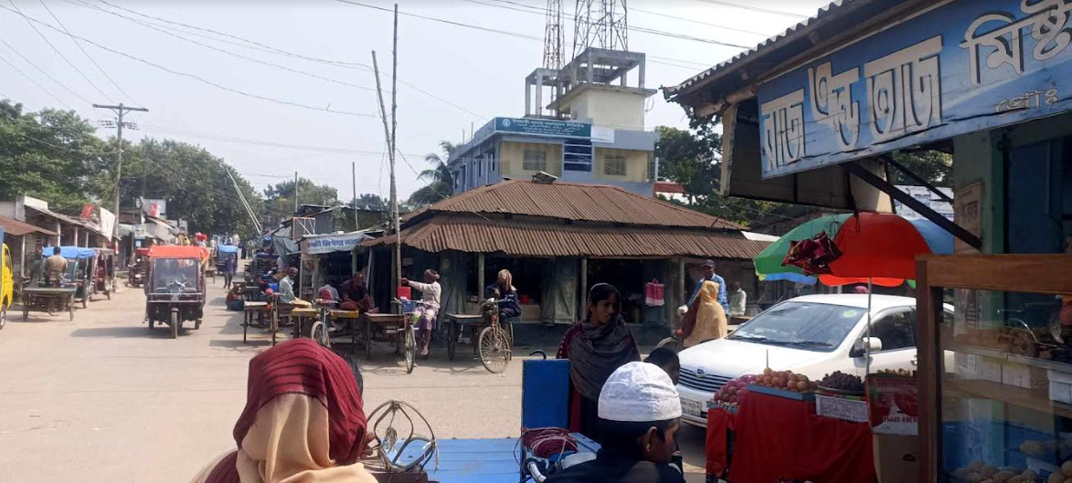 হরতালে সড়কে চললো বিএনপির মেয়রের গাড়ি