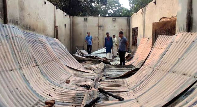 সিরাজগঞ্জে আবারও আওয়ামী লীগ কার্যালয়ে আগুন
