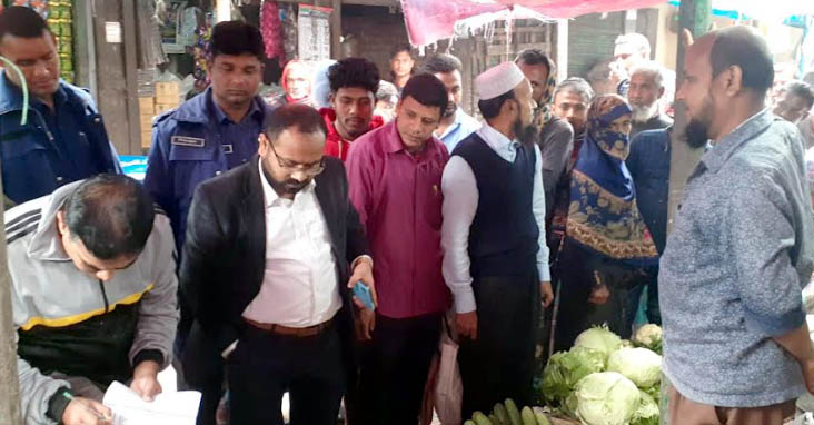রপ্তানি বন্ধের খবরে ফুলবাড়ীতে পেঁয়াজের দাম দ্বিগুণ