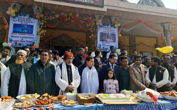 বড়াইগ্রামে উৎসবমুখর পরিবেশের মধ্যে দিয়ে বড়দিন পালিত