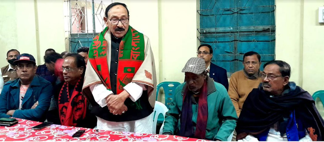সিরাজগঞ্জ-৪ আসনের নৌকার প্রার্থীর সঙ্গে সাংবাদিকদের মতবিনিময়
