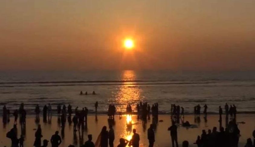 ৫ টা ১৯ মিনিটে ডুবেছে বছরের শেষ সূর্য্য
