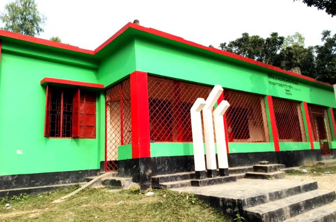 উল্লাপাড়ায় একটি বিদ্যালয়ের সব শিক্ষককে কারণদর্শানোর নোটিশ