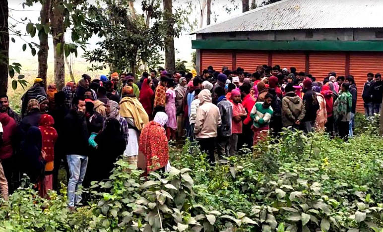 উল্লাপাড়ায় অটোভ্যান চালকের মরদেহ উদ্ধার