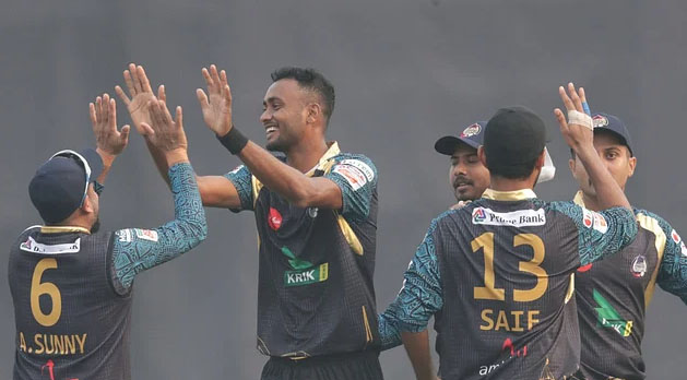 শরিফুল হ্যাটট্রিকে প্রথম জয় ঢাকার