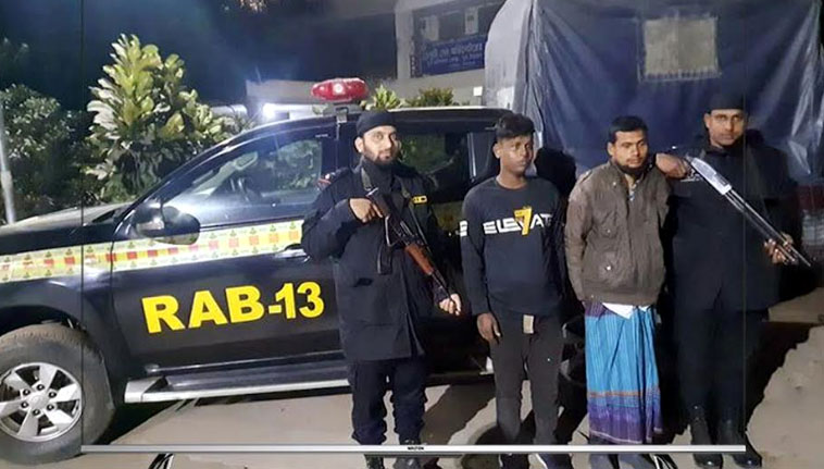 ফুলবাড়ীতে ফেন্সিডিলসহ দুই মাদক কারবারি গ্রেপ্তার