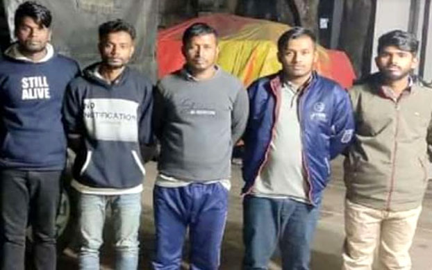 তিতাসে স্বর্ণের দোকানে ডাকাতির ঘটনায় ৫ ডাকাত গ্রেপ্তার