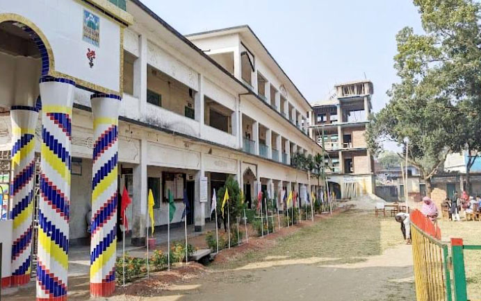 উল্লাপাড়ায় দাখিল পরীক্ষায় ৩ পরীক্ষার্থী বহিষ্কার, ৪ কক্ষ পরিদর্শককে অব্যাহতি