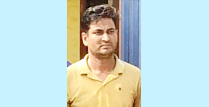 স্ত্রীর মামলায় সাজাপ্রাপ্ত পুলিশ সদস্য গ্রেপ্তার