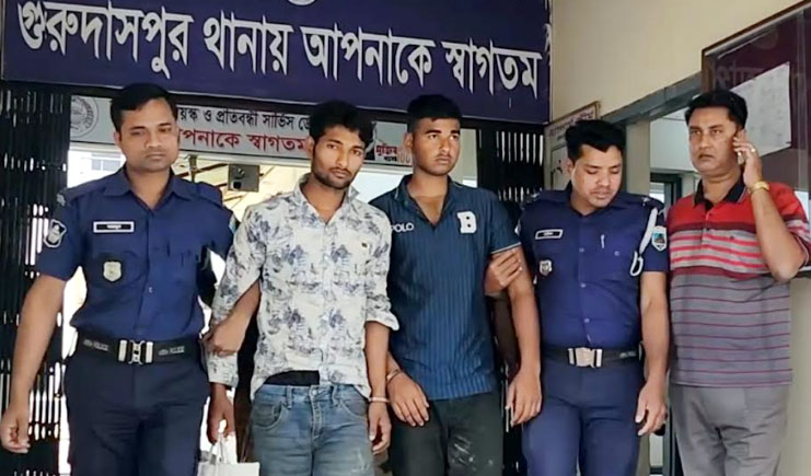 ভাড়া করা গুণ্ডা বাহিনী দিয়ে মারামারি, আহত ১২