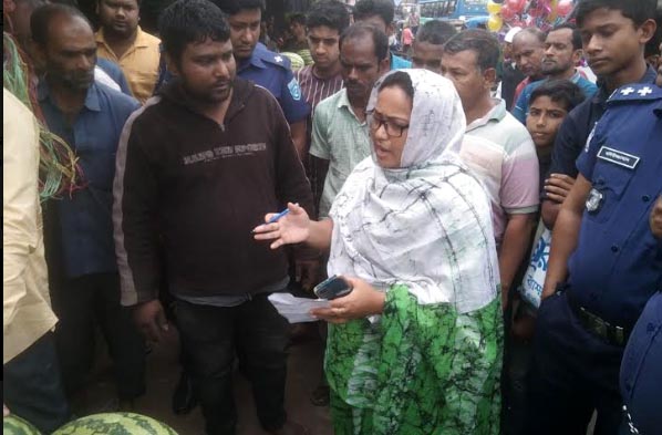 ফুলবাড়ীতে ভোক্তার অভিযানে জরিমানা
