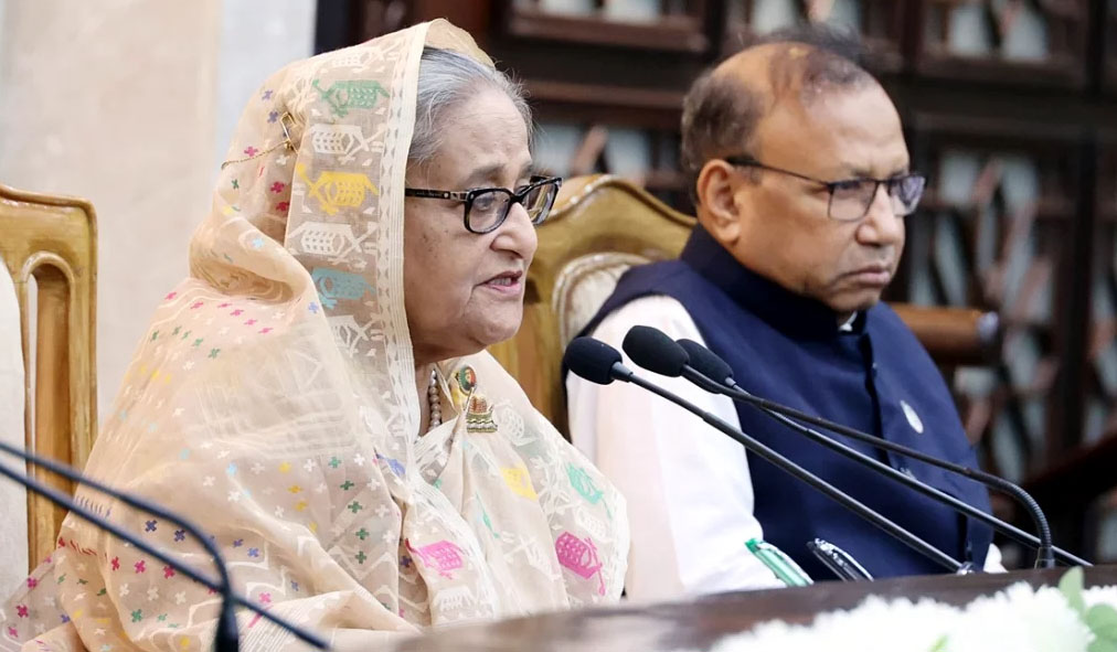 আওয়ামী লীগ সরকারই জনগণের সেবক হিসেবে কাজ করে