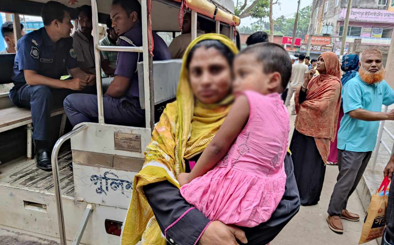 ঋণের দায়ে খালেদার জেল, থানা চত্বরে শিশুর হৃদয় বিদারক কান্না