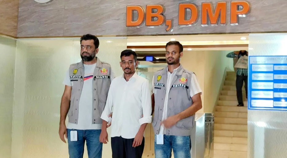 মিল্টন সমাদ্দার গ্রেপ্তার, আশ্রমে ডিবির অভিযান চলছে