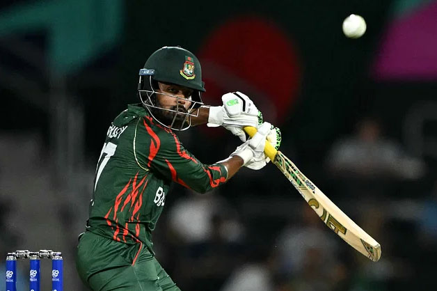 আম্পায়ারের সিদ্ধান্ত নিয়ে প্রশ্ন তুললেন হৃদয়