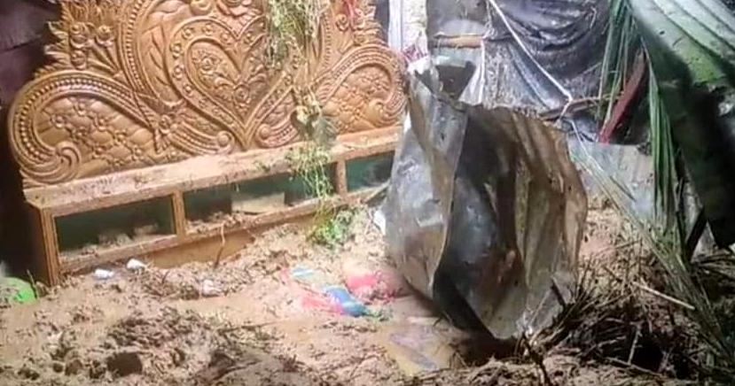 কক্সবাজারে পাহাড় ধসে স্বামী-স্ত্রীর মৃত্যু