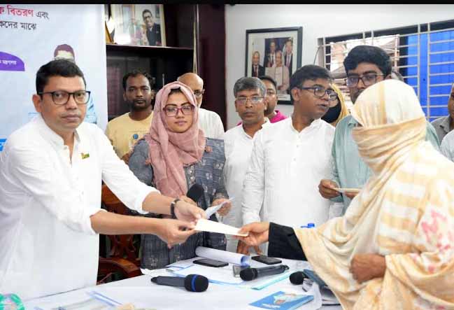 ১৫ বছর ধরে ৫ লাখ মানুষের দায়িত্ব পালন করছি: পলক