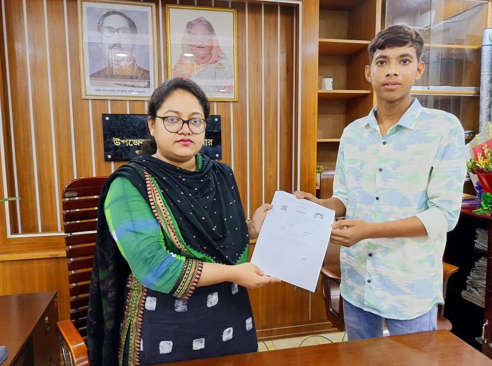 গুরুদাসপুরে ইউএনও’র হস্তক্ষেপে পরীক্ষা দিল বাঁধন