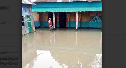 চিলমারীতে বন্যা পরিস্থিতির অবনতি ব্যপক এলাকা প্লাবিত শত শত মানুষ পানি বন্দী