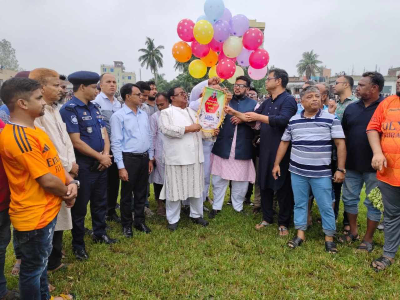 নওগাঁয় গোল্ডকাপ ফুটবল টুর্নামেন্ট শুরু