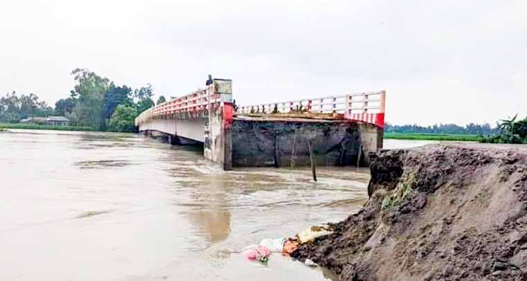 পানিবন্দি প্রায় দেড় লাখ মানুষ; শতাধিক শিক্ষা প্রতিষ্ঠানে পাঠদান বন্ধ 