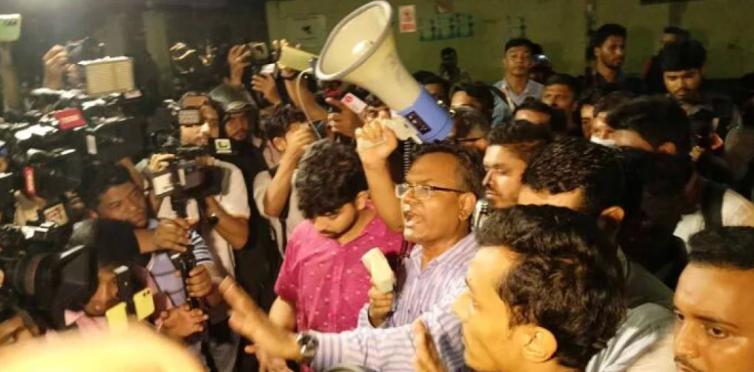 হলে ফেরার অনুরোধ প্রত্যাখ্যান করেছেন শিক্ষার্থীরা