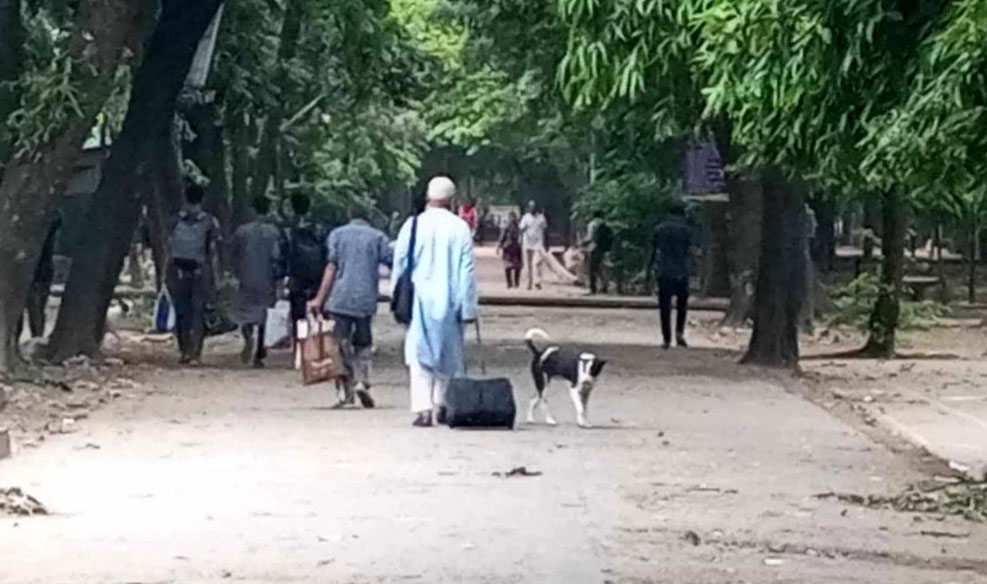 কোটা আন্দোলন: হল ছাড়ছেন ঢাবি শিক্ষার্থীরা