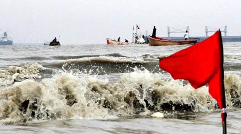সাগরে লঘুচাপ বন্দরে সতর্কতা