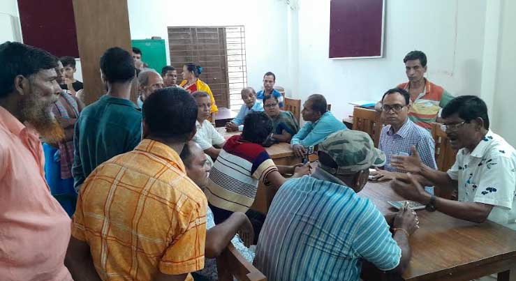 সভাপতির বিরুদ্ধে ২৫ কোটি টাকা আত্মসাতের অভিযোগ
