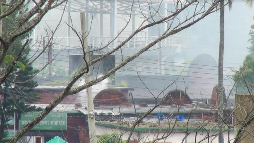 কারাগার থেকে কয়েদিদের পালানোর চেষ্টা, গোলাগুলি—অগ্নিসংযোগ