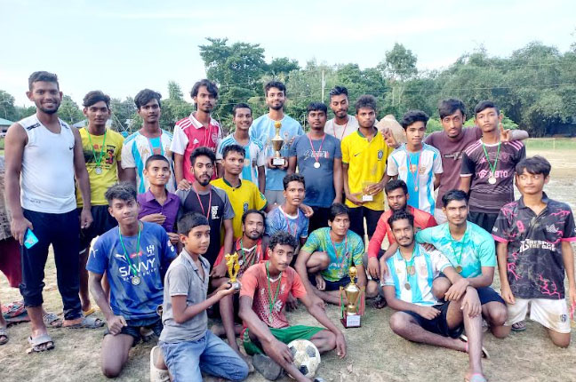 সিংড়ায় ফুটবল টুর্নামেন্টের ফাইনাল অনুষ্ঠিত