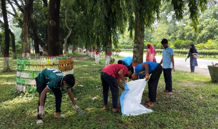 ইবি শিক্ষার্থীদের 'ক্লিন ক্যাম্পাস' কর্মসূচী