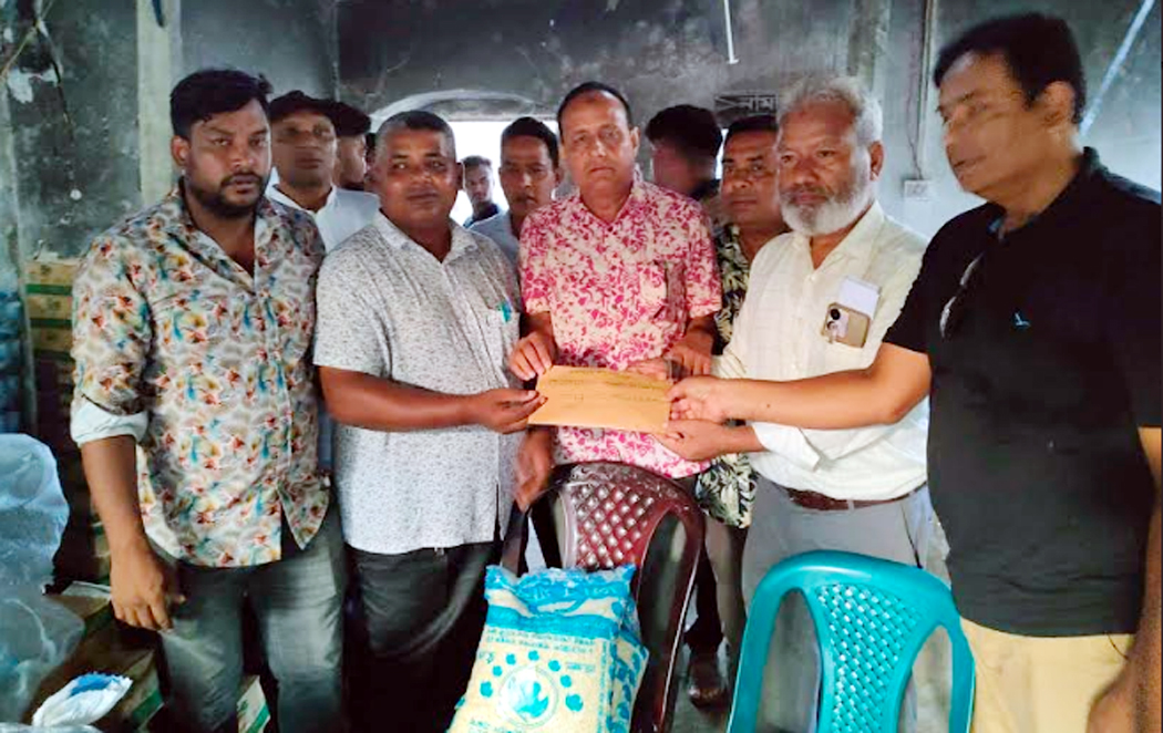 বন্যার্তদের জন্য ত্রাণ পাঠালেন ঠাকুরগাঁও জেলা বিএনপি