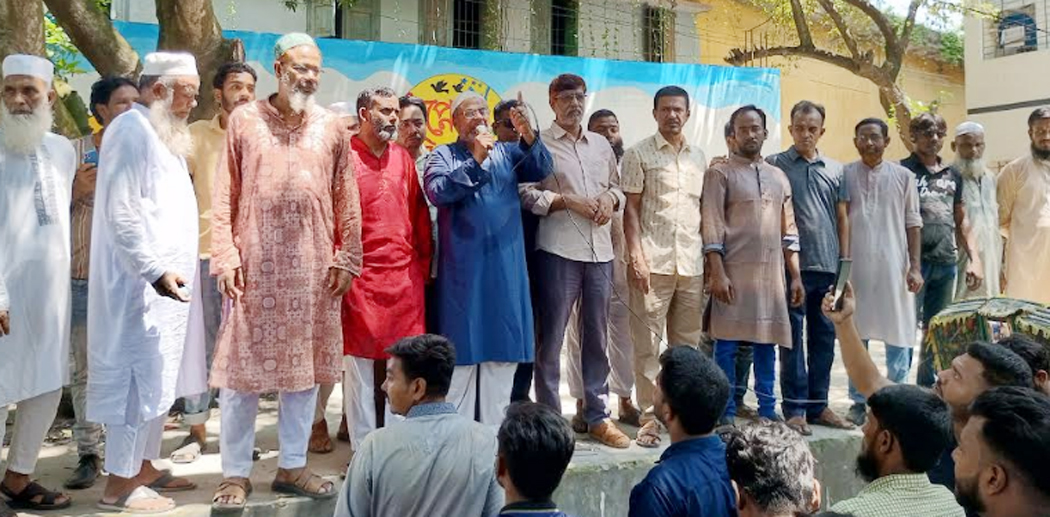 সিংড়ায় ইউনিয়ন চেয়ারম্যানদের অপসারণ দাবিতে বিএনপির বিক্ষোভ