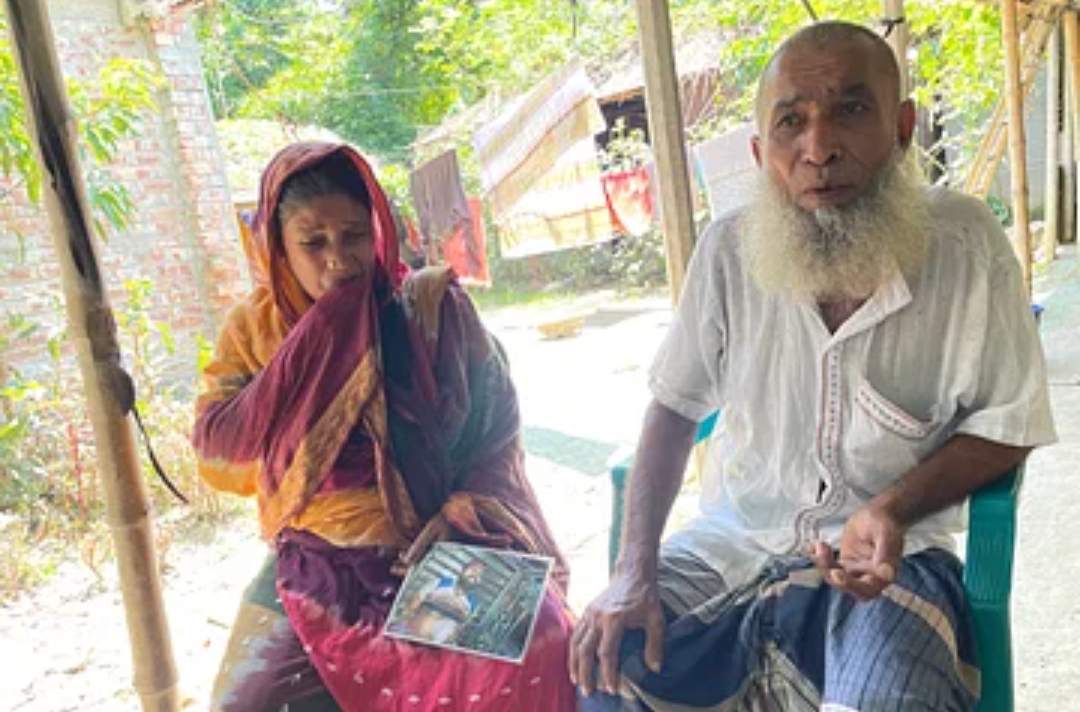 লাশ হয়ে ফিরেছেন রমজান আলী, স্মৃতি হাতরে কাঁদছেন বাবা—মা