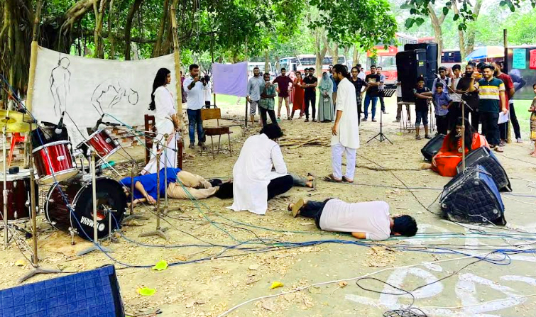 ইবিতে মব জাস্টিসের বিরুদ্ধে সচেতনতায় 'মবের মুল্লুক' অনুষ্ঠিত  