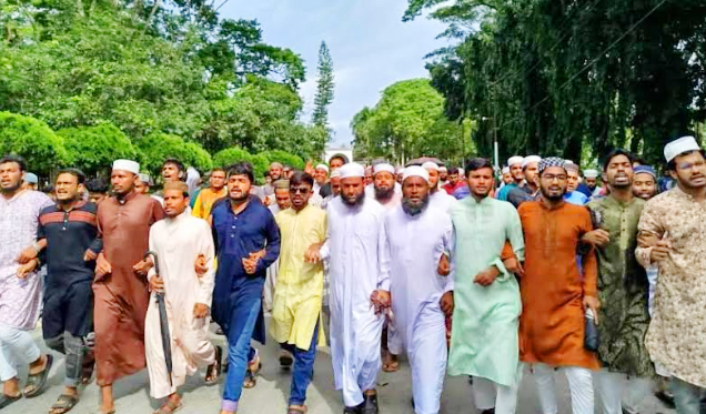 ভারতে রসুলল্লাহ (সাঃ) কে নিয়ে কটুক্তির প্রতিবাদে ইবিতে বিক্ষোভ 