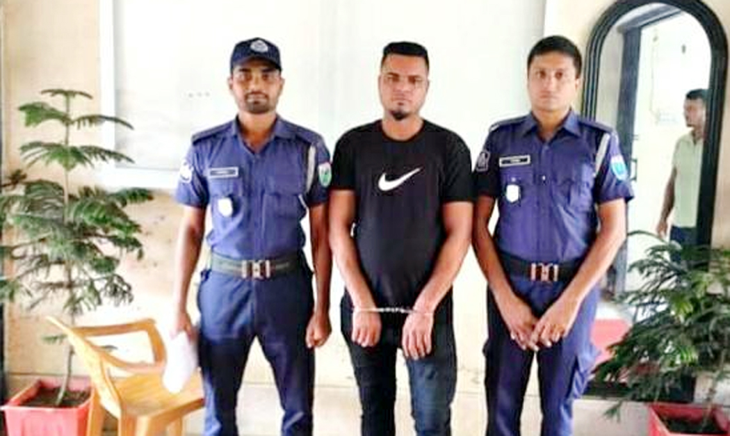রাজনগরে ২৩১ বস্তা ভারতীয় চিনিসহ একজন আটক