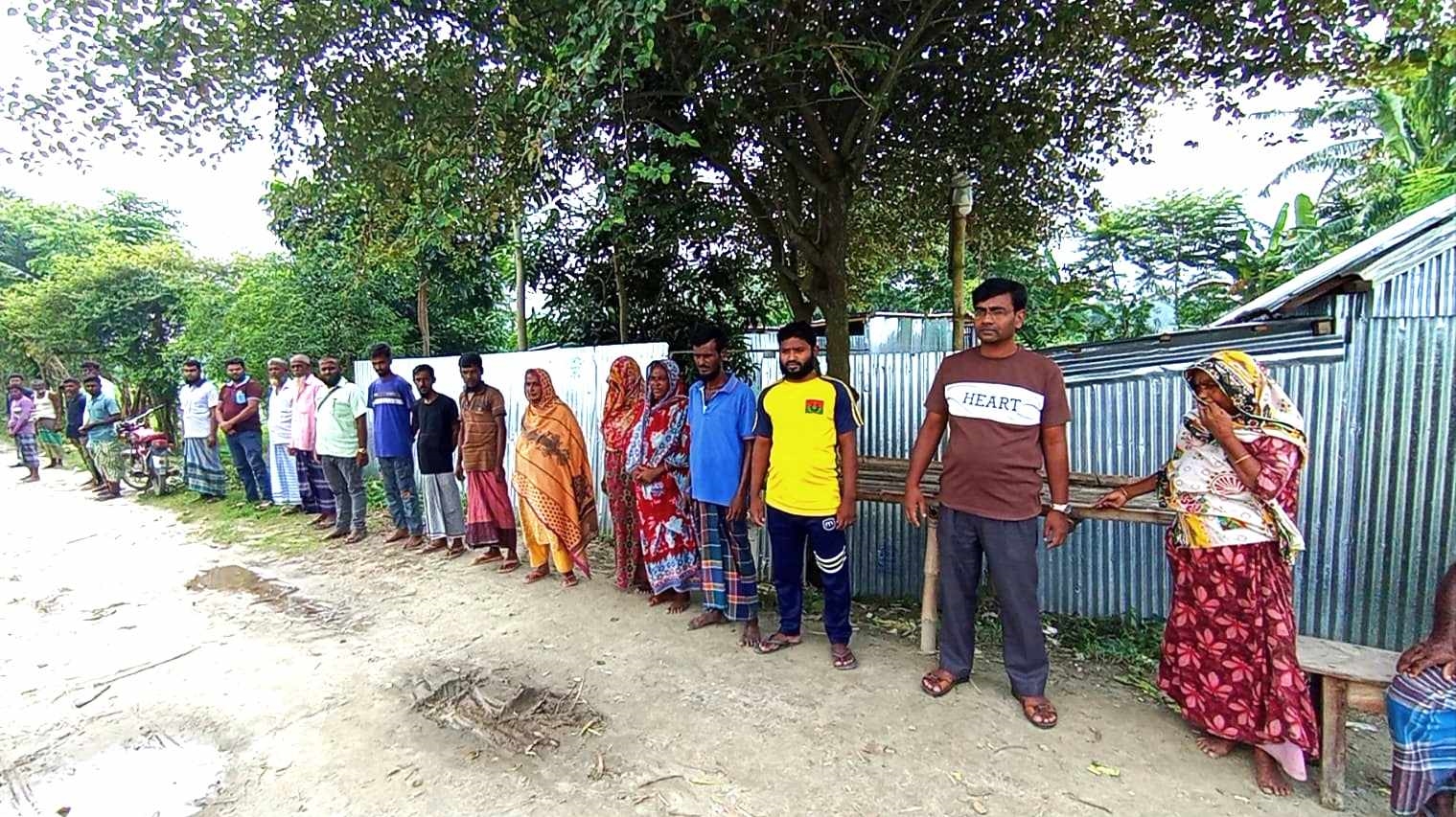 জমি দখলের চেষ্টা ও প্রাণনাশের হুমকির অভিযোগ 
