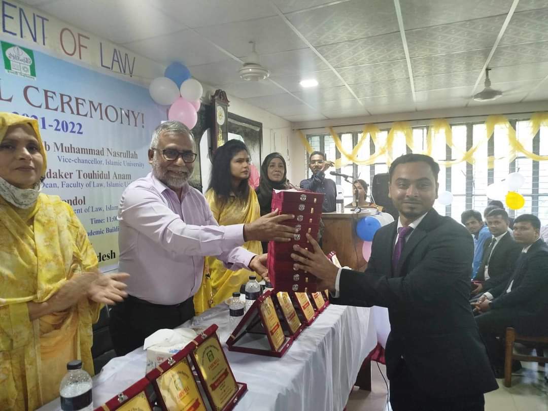 ইবির আইন বিভাগের প্রবীণ শিক্ষার্থীদের বিদায়ী সংবর্ধনা