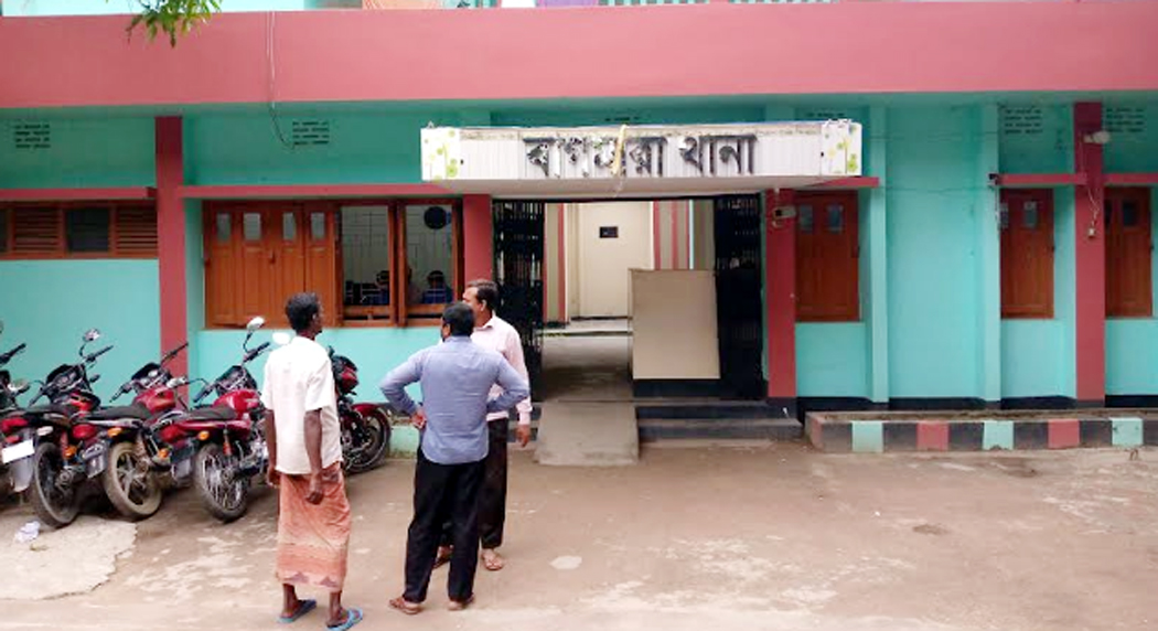 বাগমারা'য় আ.লীগ নেতার বিরুদ্ধে জোরপূর্ব বিল দখলের অভিযোগ